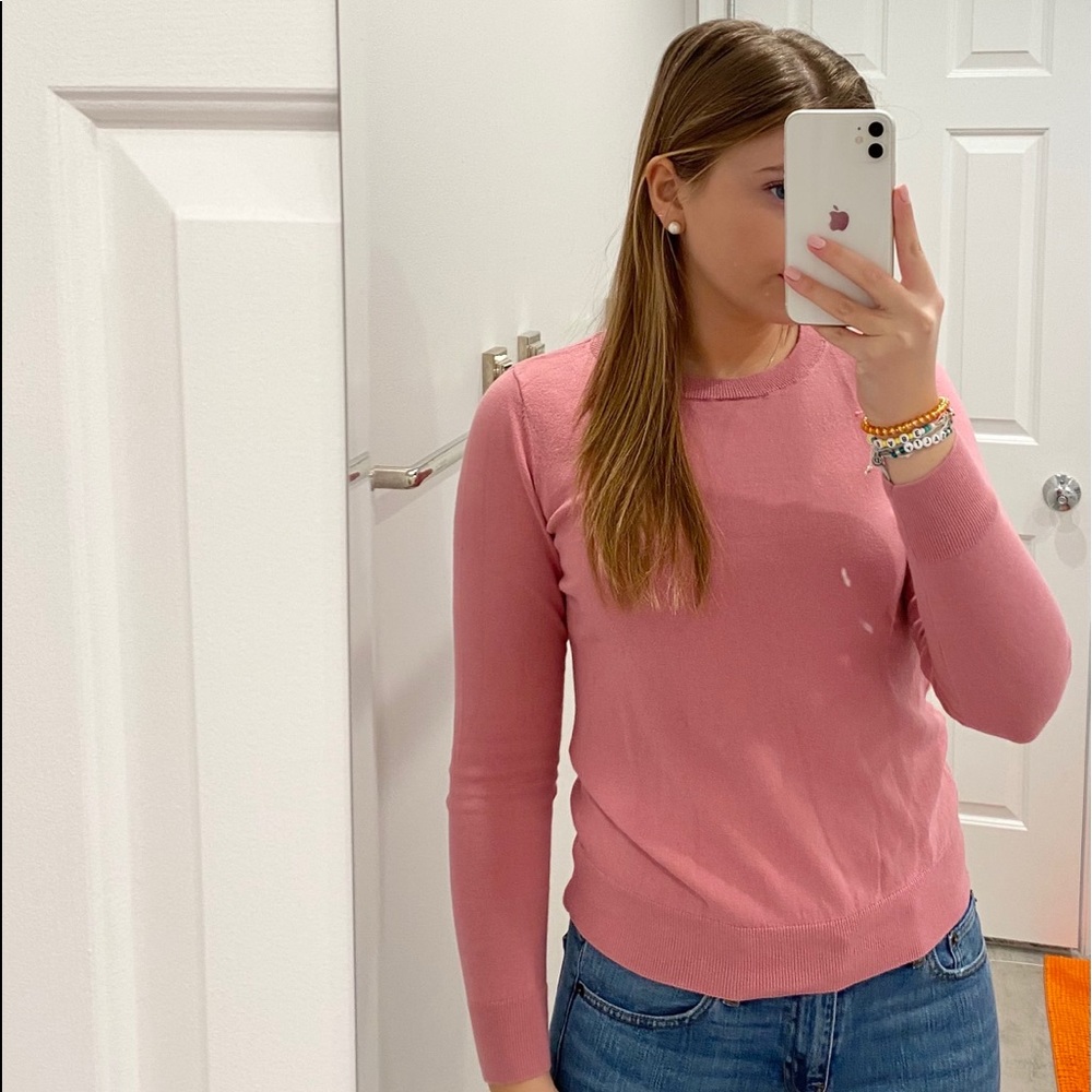 Pink fitted sweater